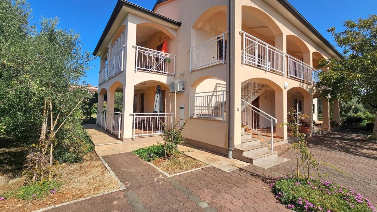 Viola Three Apartment Novigrad  Exterior photo